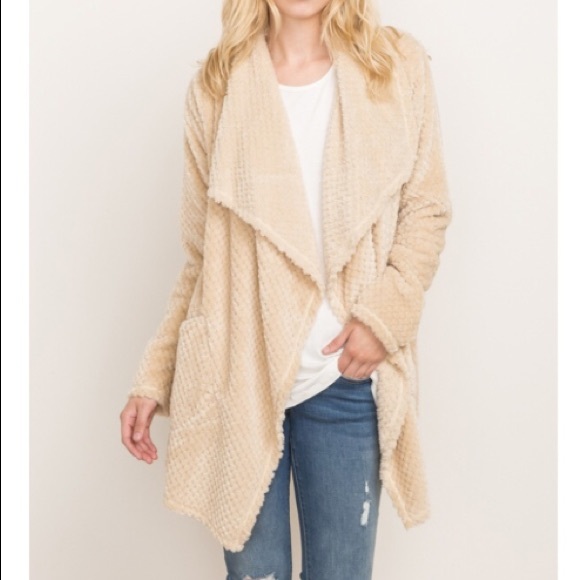 Oversized and Slouchy Sweater Cardigan - Picture 6 of 8